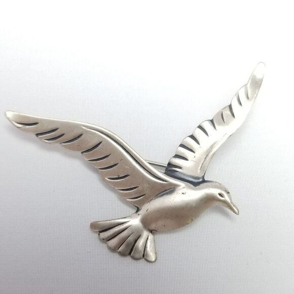 Vintage Beau Sterling Silver Seagull Bird In Flight Brooch, Lapel Pin, Signed - Picture 1 of 7